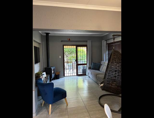 3 BEDROOM TOWNHOUSE FOR SALE IN SUNNINGHILL